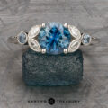 The "Calypso" ring in platinum with 2.10-Carat Montana sapphire