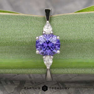 The "Clematis" Ring in platinum with 1.62-Carat Madagascar Sapphire