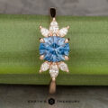 The "Liriope" ring in 14k rose gold with 1.40-carat Montana sapphire