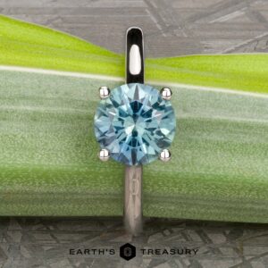 The "Cathedral" ring in platinum with 2.16-Carat Montana Sapphire