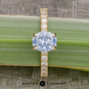 The Deluxe Pave "Amelia" Ring in 18k yellow gold with 1.62-Carat Montana Sapphire