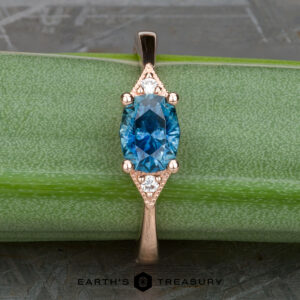 The "Niamh" ring in 14k rose gold with 0.95-Carat Montana Sapphire