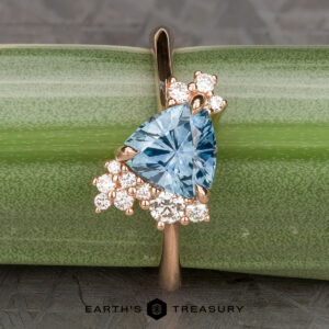 The “Praesepe” ring in 14k rose gold with 1.29-Carat Montana Sapphire