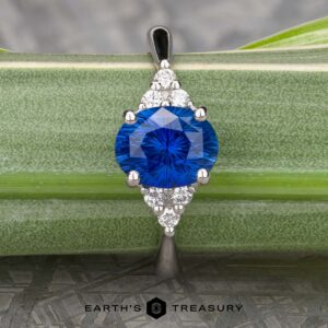 The "Kacie" ring in platinum with 2.66-Carat Ceylon Sapphire