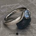 The "Faye" ring in platinum with 1.32-Carat Montana Sapphire