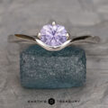 The "Ruenna" ring in 14k white gold with 0.77-carat Umba sapphire