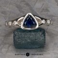 The "Corvus" Ring in platinum with 1.00-Carat Australian Sapphire