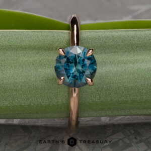 The “Ripple” ring in 14k rose gold with 1.70-Carat Montana Sapphire