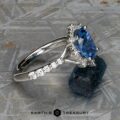 The "Lorelei" ring in platinum with 3.59-carat Ceylon sapphire