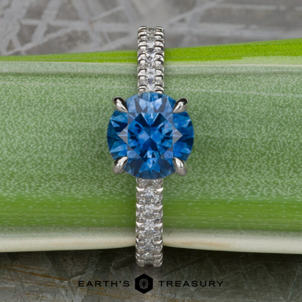 The "Marina" ring in platinum with 1.79-carat Montana sapphire