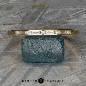 The "Melanie" band in 18k yellow gold