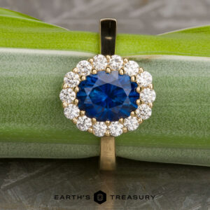 The "Elaine" ring in 18k yellow gold with 1.64-carat Montana sapphire