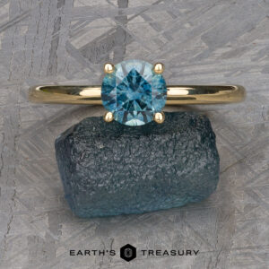 The "Felicia" ring in 14k yellow gold with 1.12-carat Montana sapphire